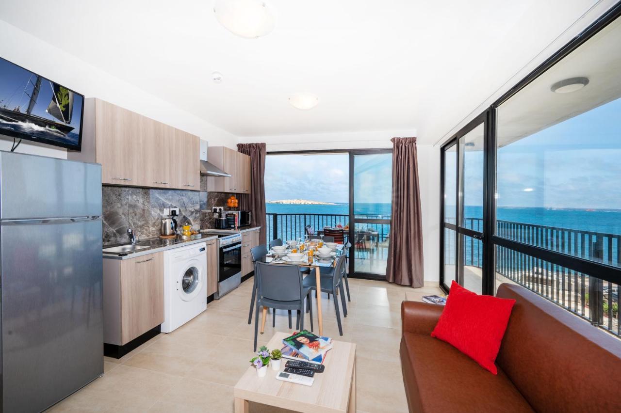 Islet Promenade Seafront Apartment With Large Corner Terrace By Getawaysmalta St. Paul's Bay Exteriör bild