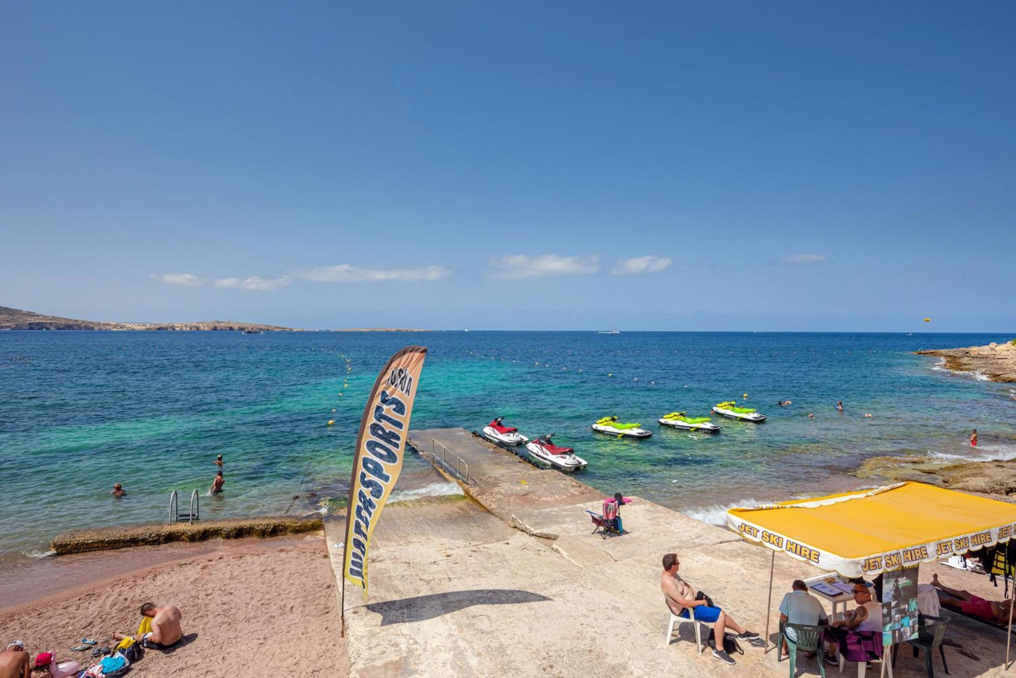 Islet Promenade Seafront Apartment With Large Corner Terrace By Getawaysmalta St. Paul's Bay Exteriör bild