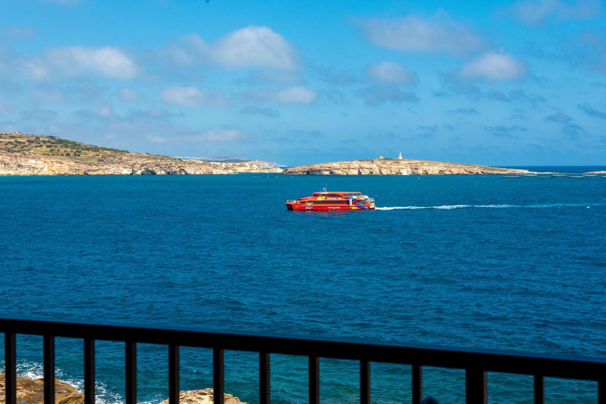 Islet Promenade Seafront Apartment With Large Corner Terrace By Getawaysmalta St. Paul's Bay Exteriör bild
