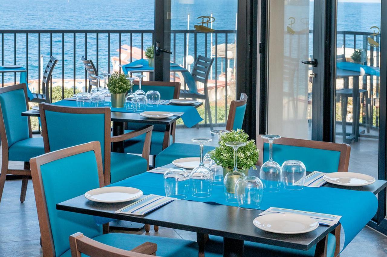 Islet Promenade Seafront Apartment With Large Corner Terrace By Getawaysmalta St. Paul's Bay Exteriör bild