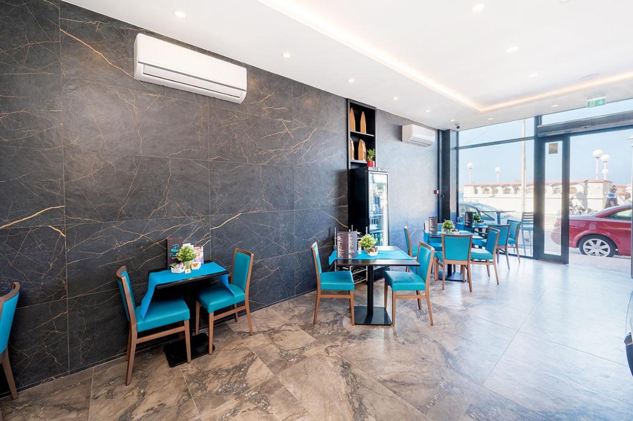Islet Promenade Seafront Apartment With Large Corner Terrace By Getawaysmalta St. Paul's Bay Exteriör bild